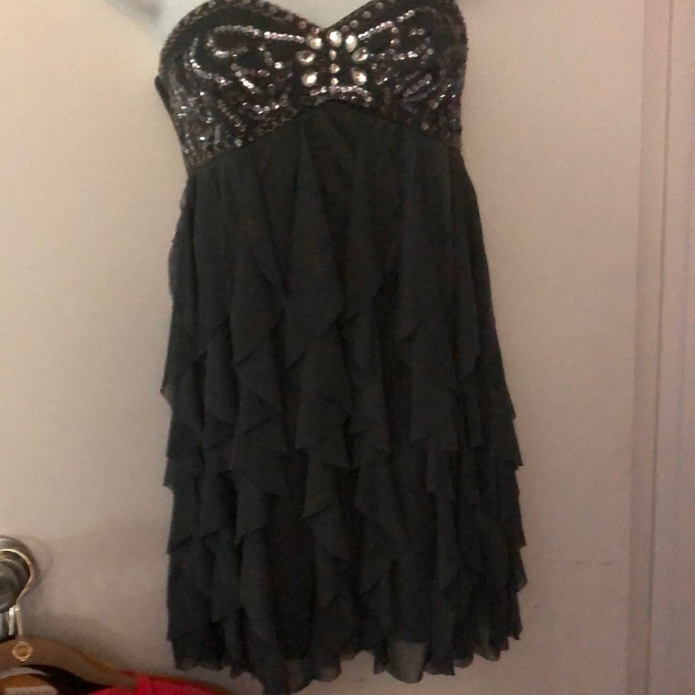 Strapless designer top
